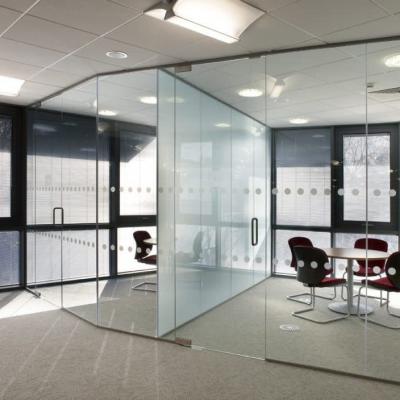 Vách Ngăn Kính 14