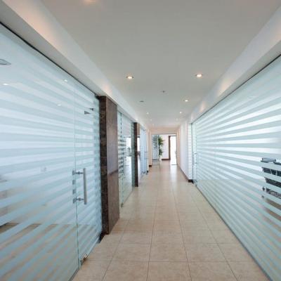 Vách Ngăn Kính 16